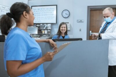 Работа для фармацевтов на Кипре: что государственный и частный сектора предлагают в 2026 году